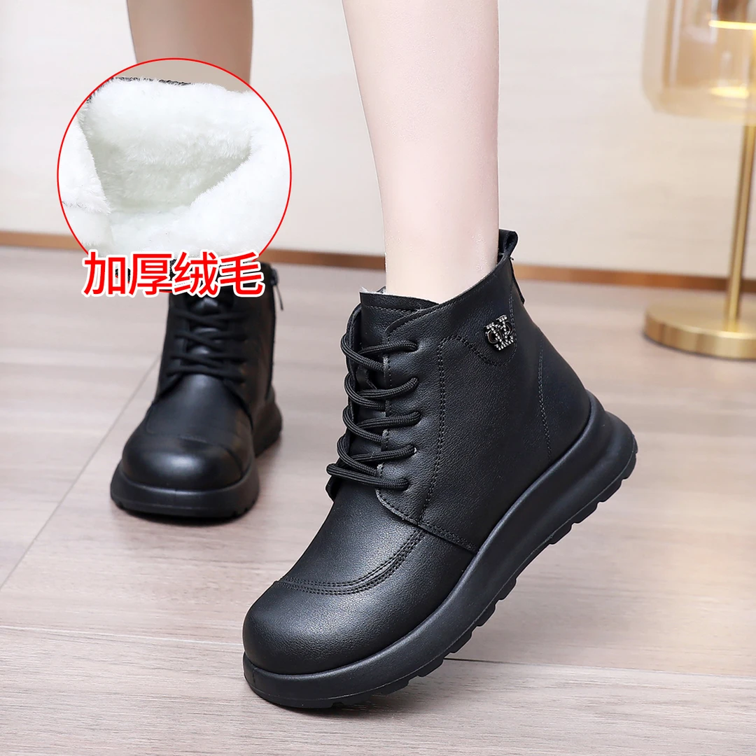 软底防滑短靴妈妈鞋子棉鞋洋气加绒中老年皮鞋女鞋不累脚2025冬季