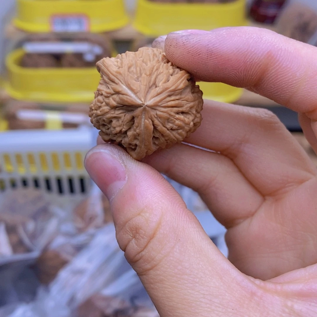 吊坠文玩核桃6*6