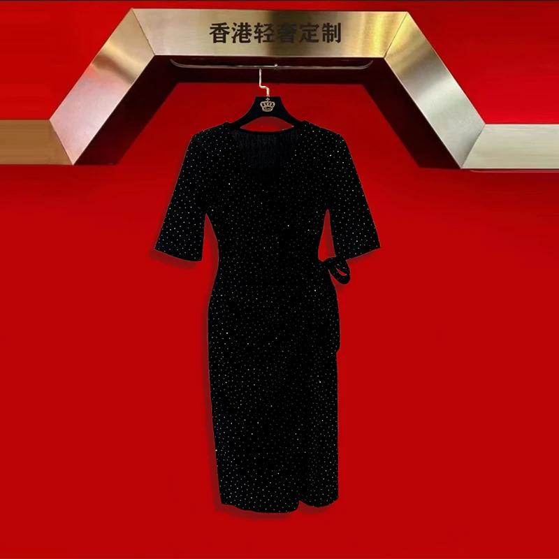 璀璨星辰·闪丨夏季新款气质修身V领中袖显瘦时尚轻奢连衣裙