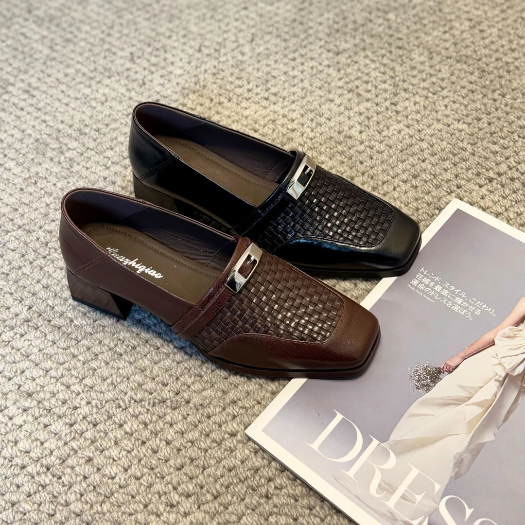 艾慕春秋爆款显腿长编织羊皮方头3.5cm时尚百搭软底软面女单鞋