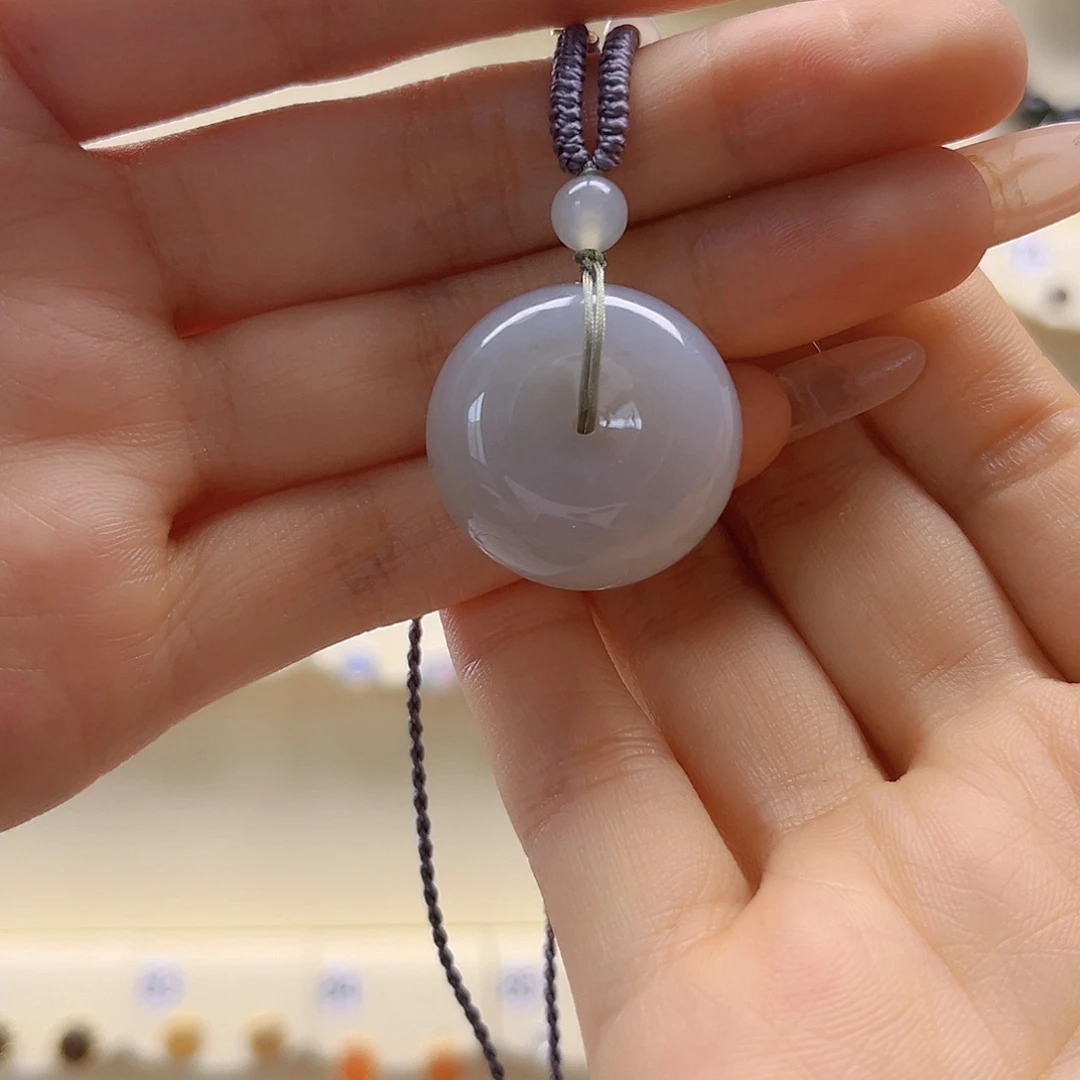 和田玉未镶嵌吊坠(赠链)