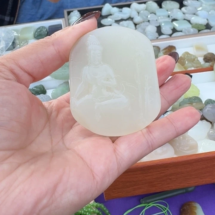 和田玉未镶嵌颈饰