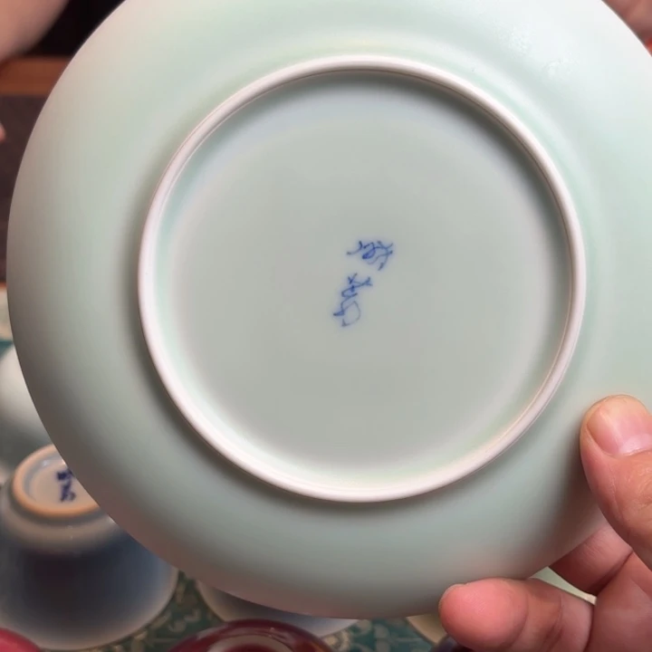 丑***鱼晓芳窑早期经典大勾款无光天青壶承16CM