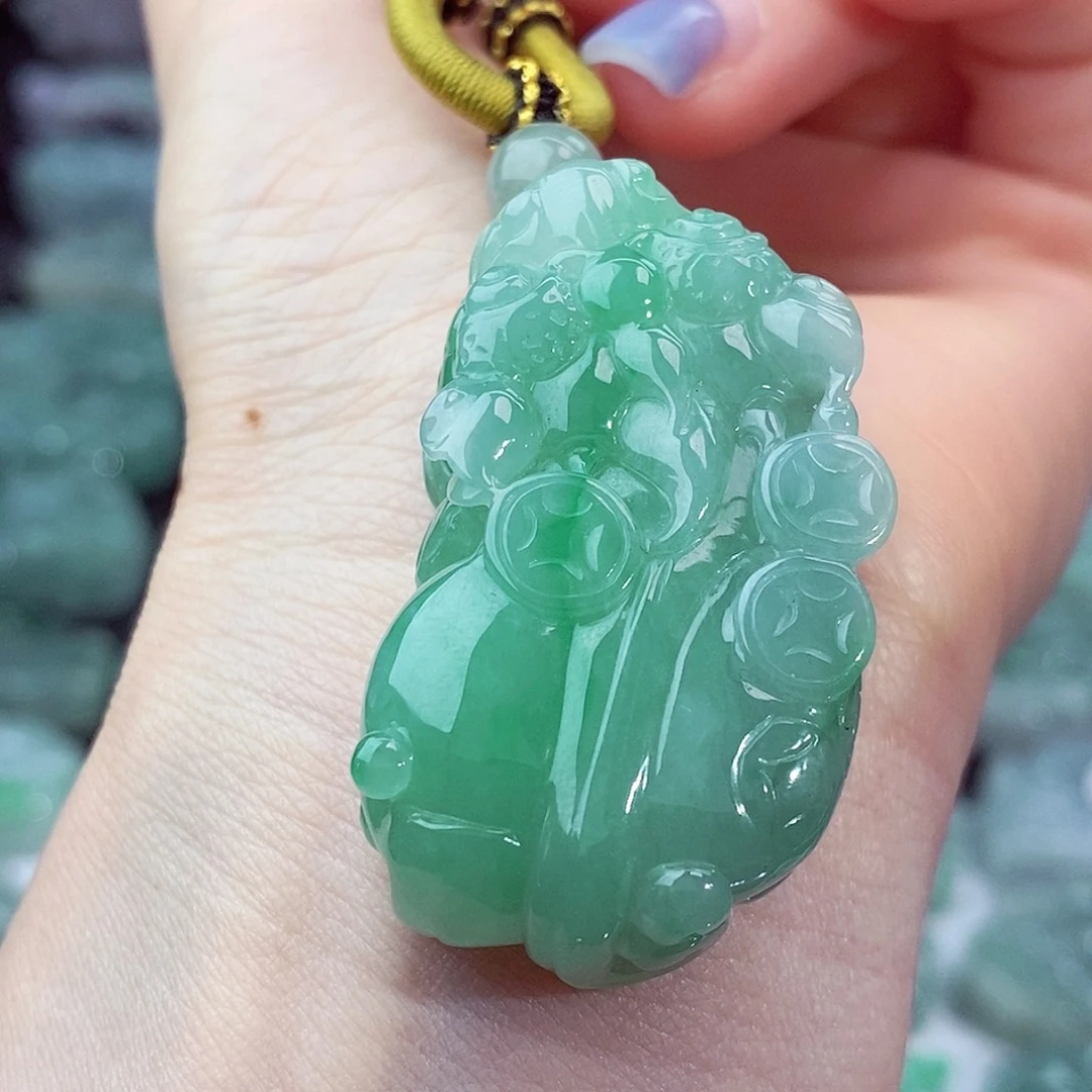 颈饰未镶嵌翡翠天然