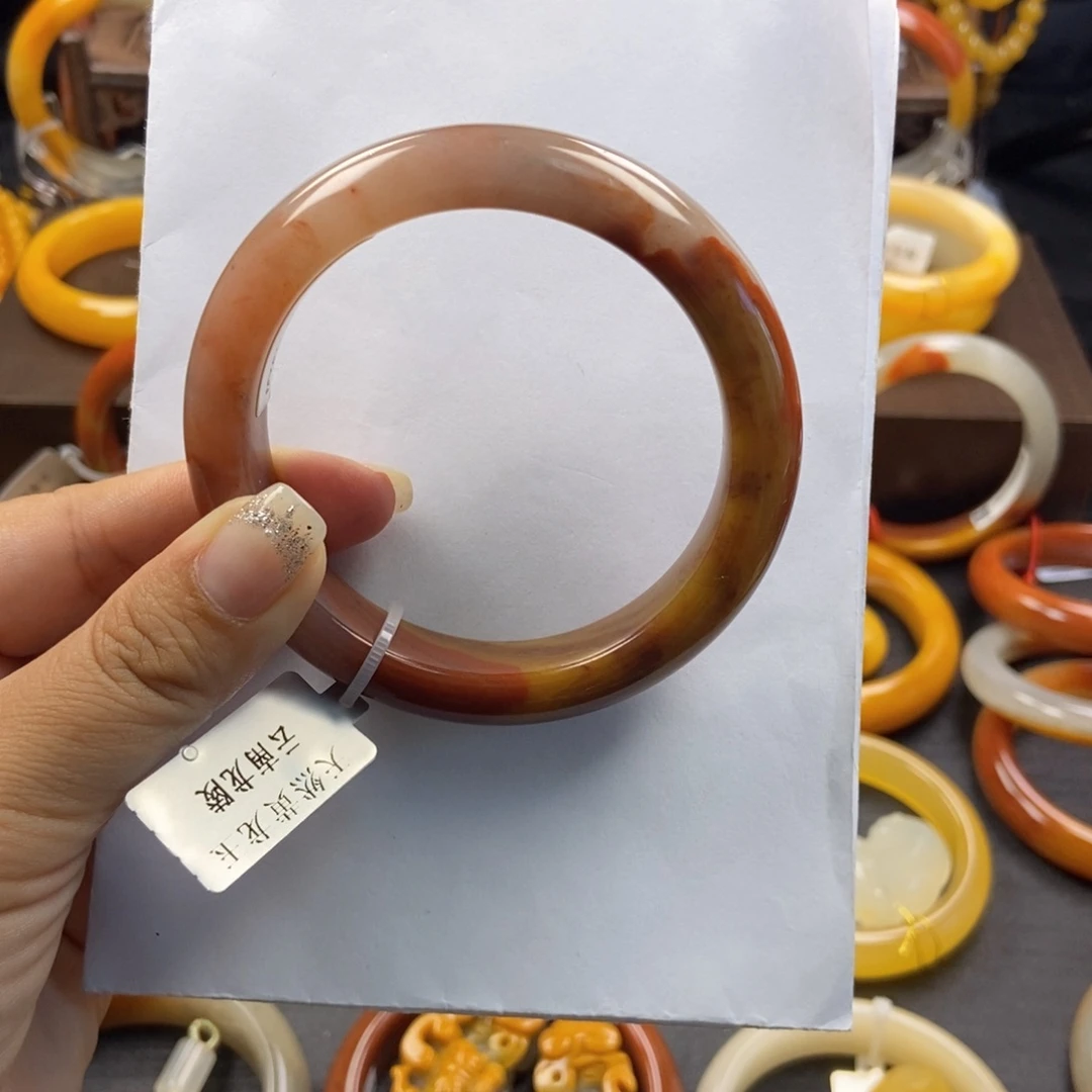大***妹未镶嵌石英质玉（黄龙玉）手镯H