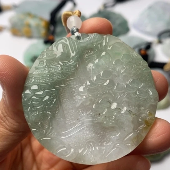 翡翠未镶嵌颈饰翡翠