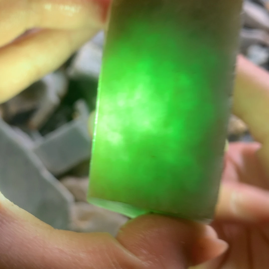 翡翠颈饰未镶嵌缅甸翡翠