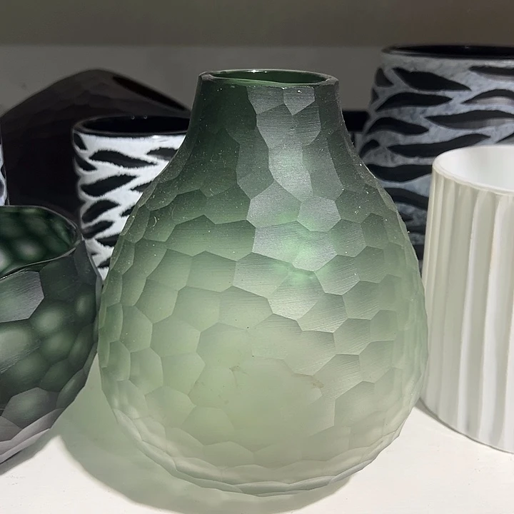 琉璃手工艺品绿色磨刻花瓶花器高21口6