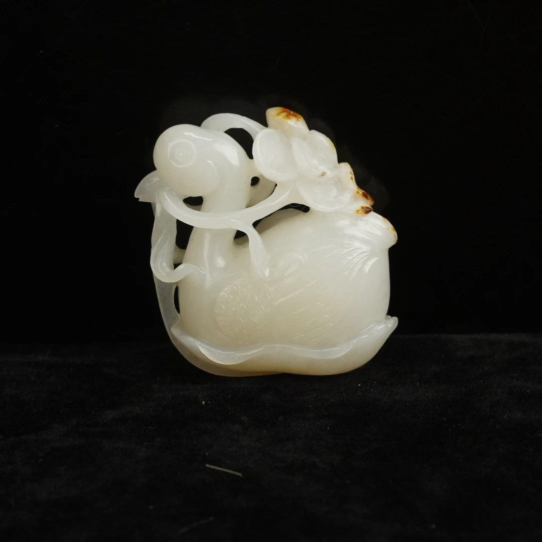 【清】白玉宝鸭持莲（高4.5cm宽4.3cm重60g）