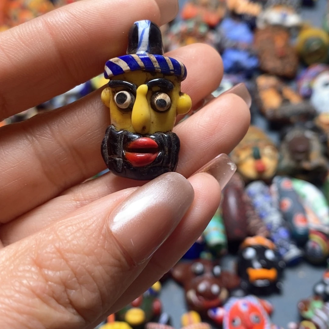 琉璃颈饰印度尼西亚琉璃娃娃