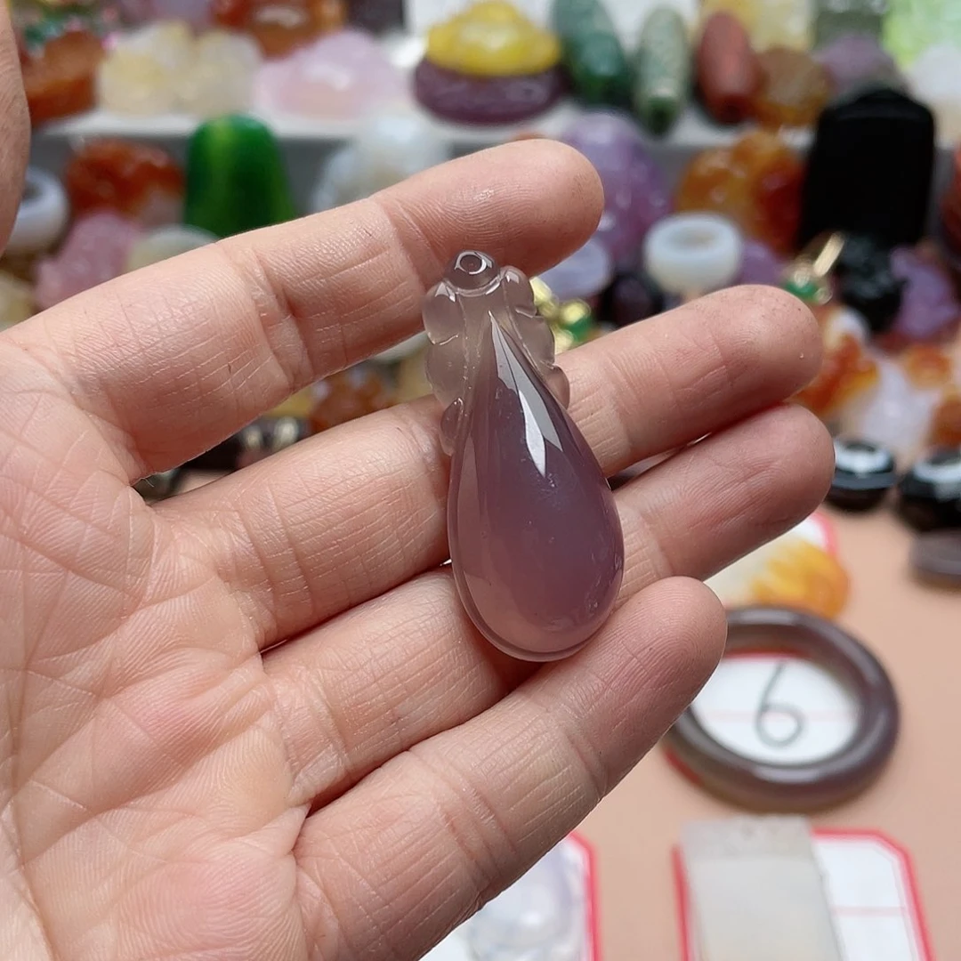 玛瑙/玉髓颈饰合金红**宝