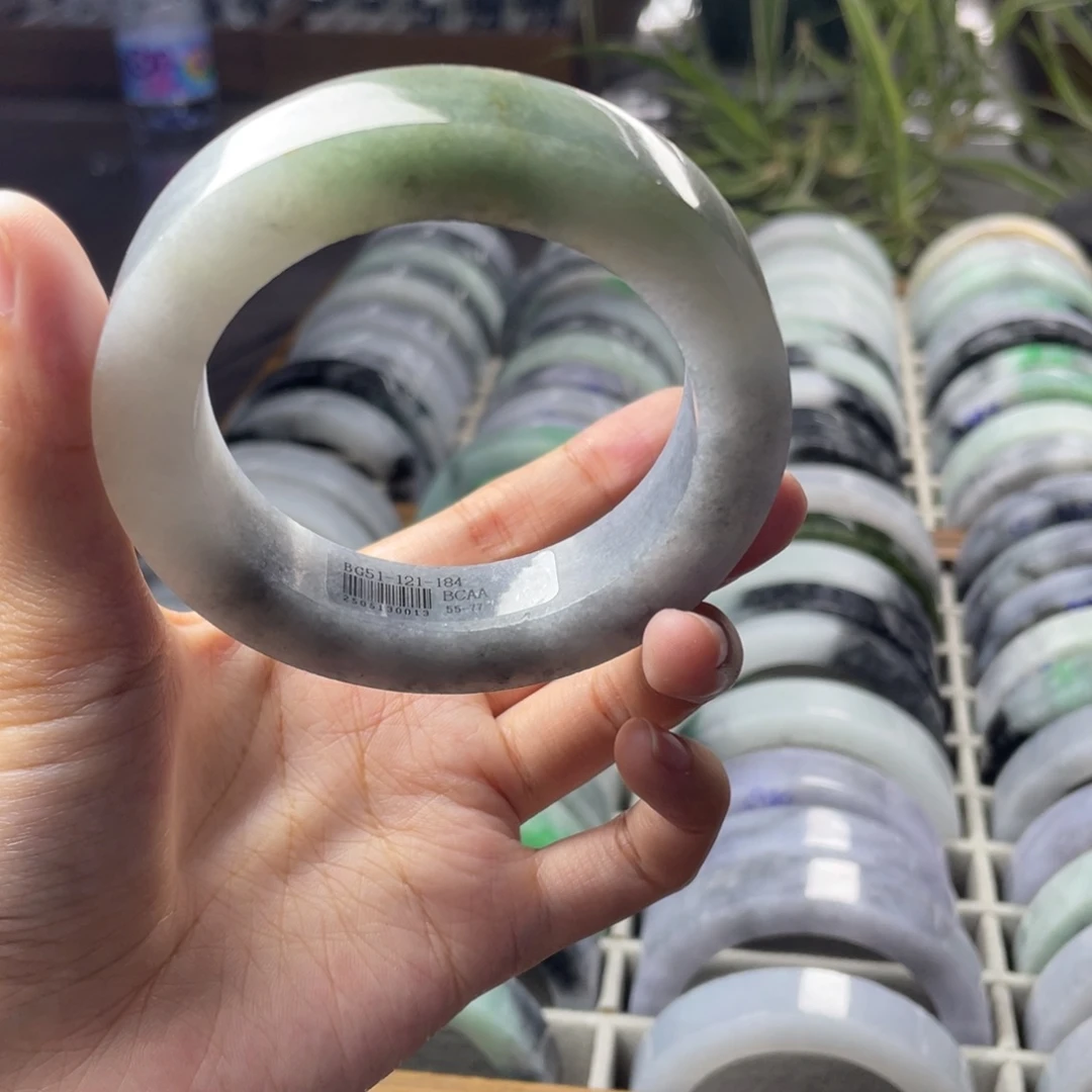 定制翡翠未镶嵌翡翠手镯