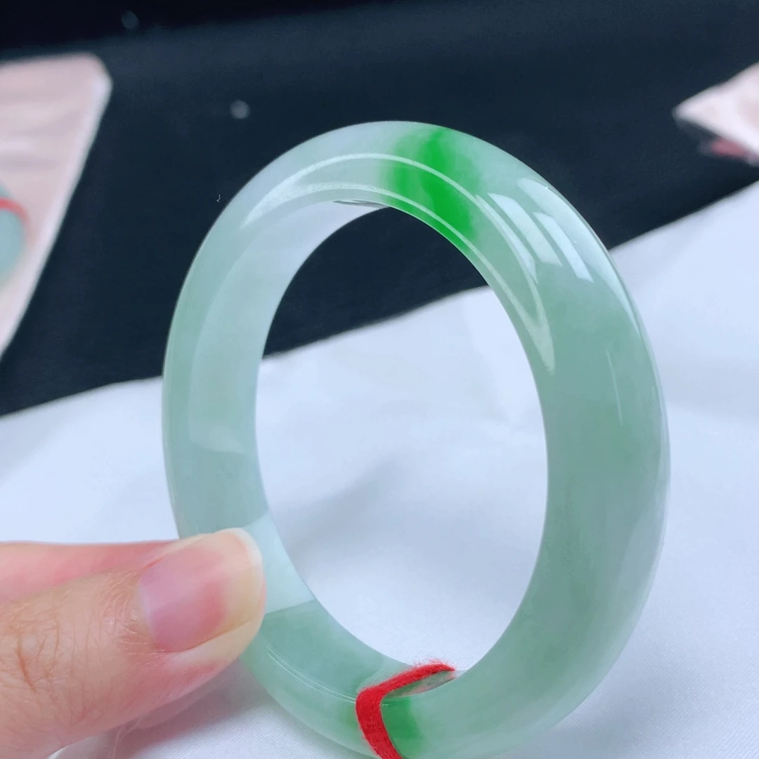 翡翠手镯未镶嵌54+圈
