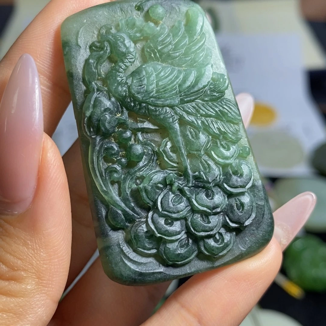 翡翠未镶嵌颈饰吊坠