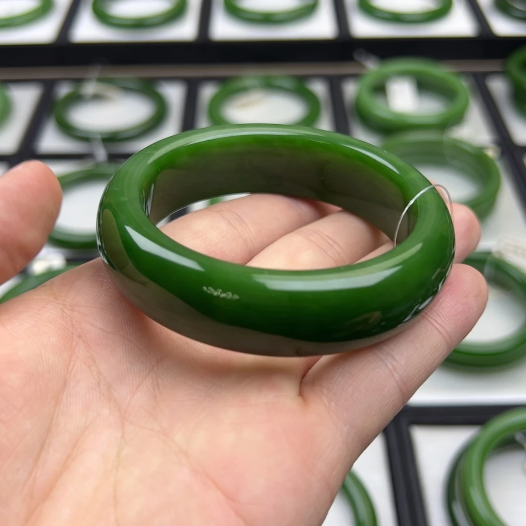 和田玉（碧玉）未镶嵌手镯