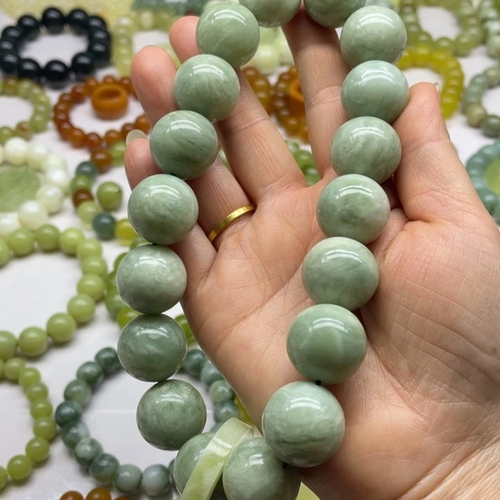 蛇纹石玉手持未镶嵌