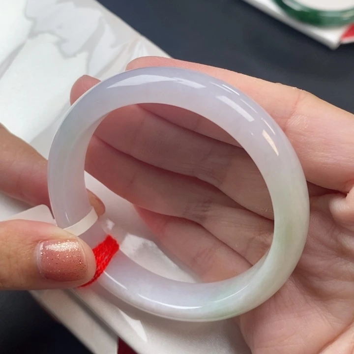 【闪购商品】翡翠手镯未镶嵌冰胶淡春彩50圈口