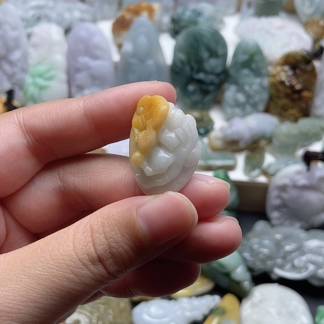 翡翠未镶嵌颈饰翡翠