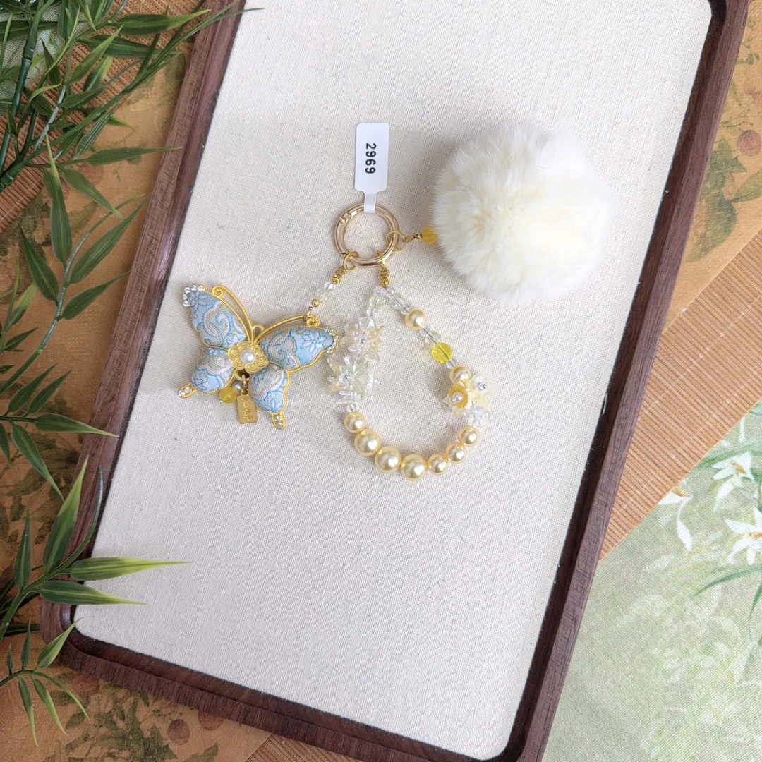 2969-四合如意双面蝴蝶毛球手机链挂件新中式国风包挂