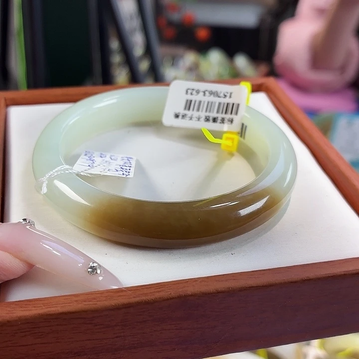 和田玉未镶嵌手镯糖青白 54.5。68