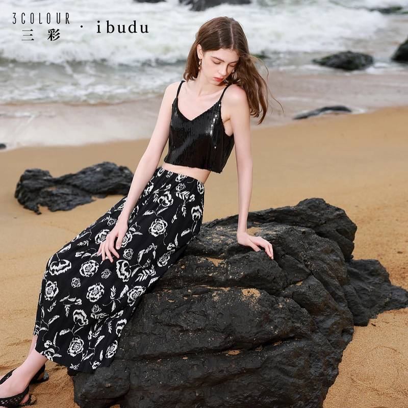 三彩ibudu2025夏季新款松紧腰印花半身裙直筒开叉长裙复dbx
