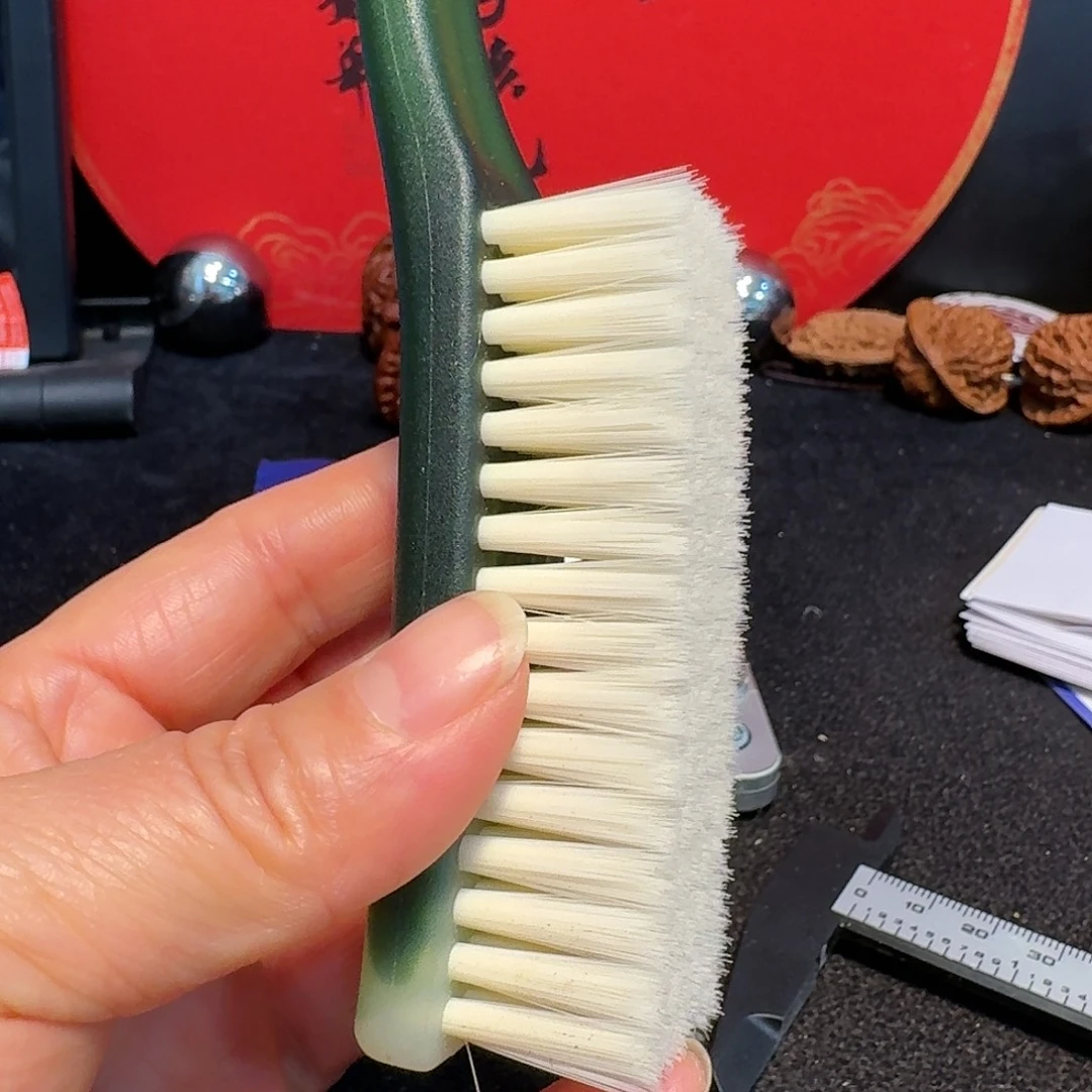 中***四文玩核桃把件刷子