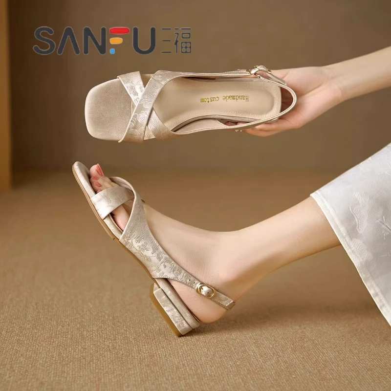 爆款新中式国风露趾凉鞋女夏新款粗跟交叉带方头简约罗马后空凉鞋