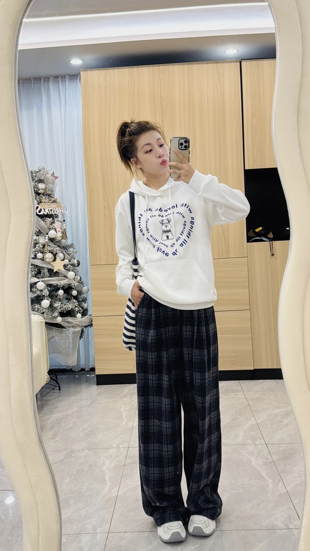 【温暖加倍】十三行秋冬银狐绒百搭显瘦减龄印花加绒连帽卫衣HBW