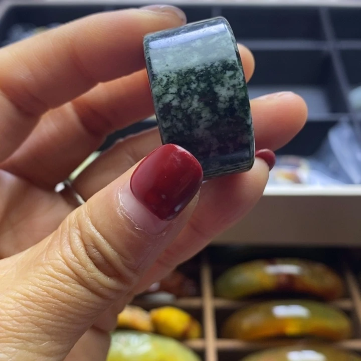 蛇纹石玉手镯未镶嵌s****.