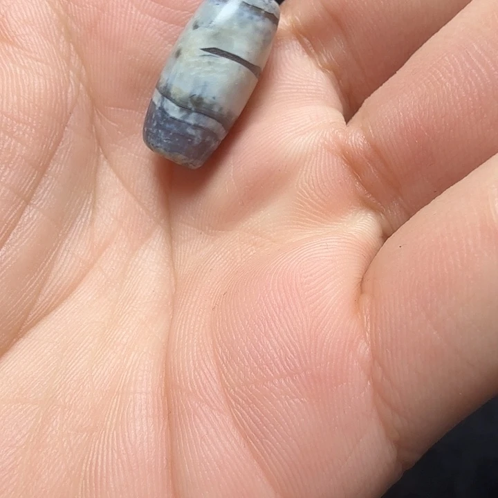 l***e石英质玉（非洲翠）未镶嵌缠丝