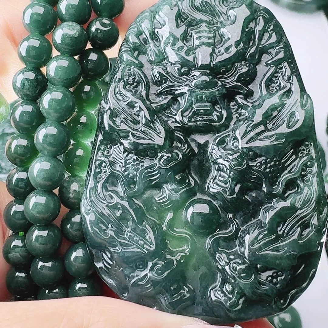 翡翠未镶嵌颈饰111