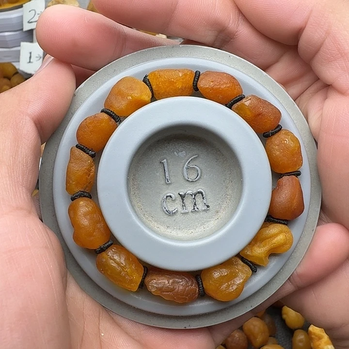 琥珀未镶嵌裸石天然蜜蜡手串