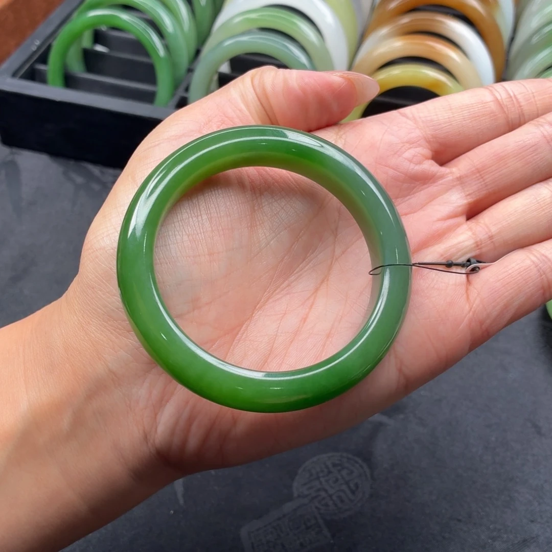 和田玉未镶嵌手镯