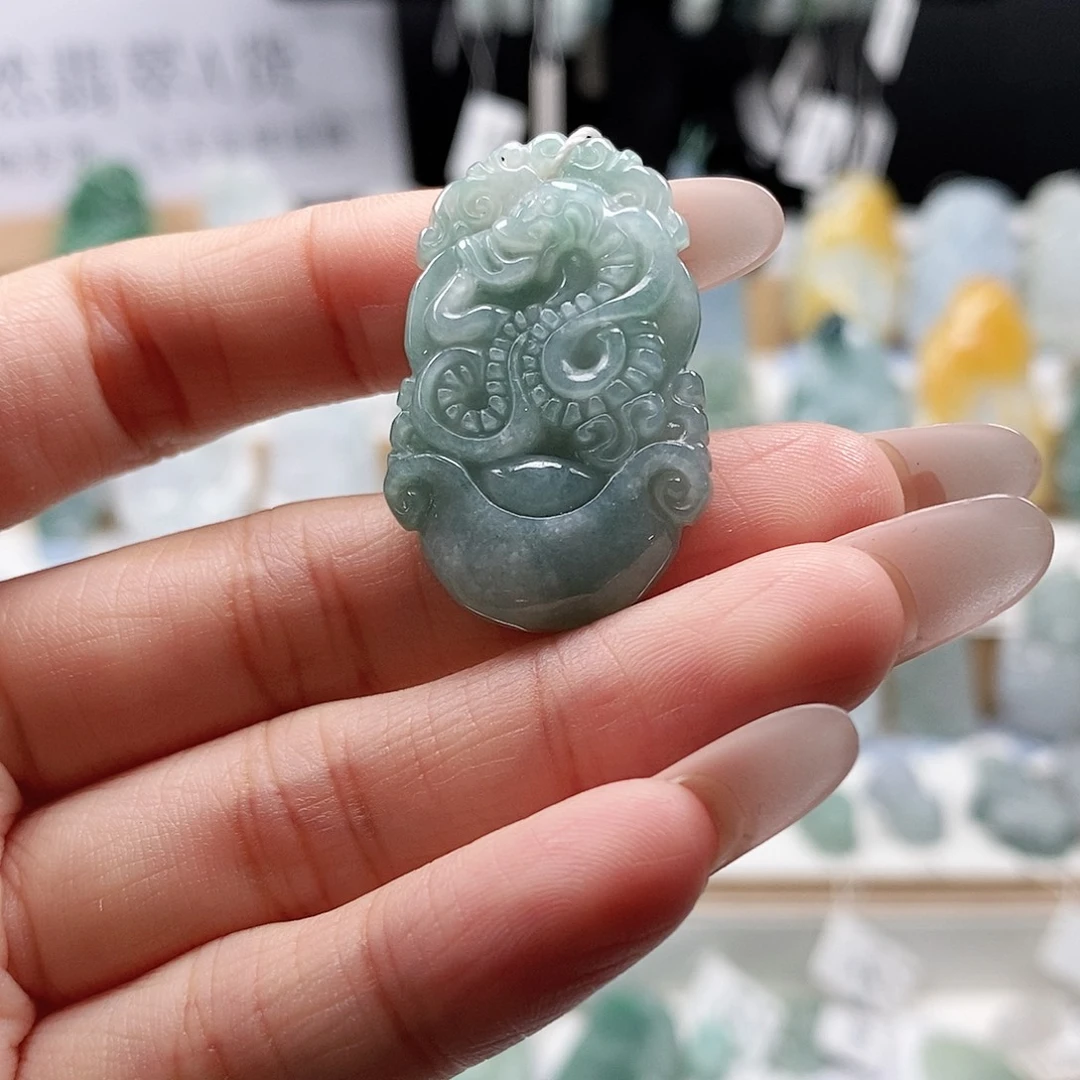 翡翠未镶嵌颈饰56