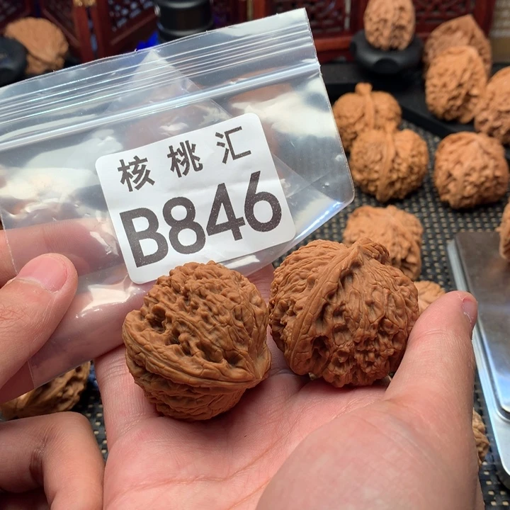 文玩核桃吊坠南疆