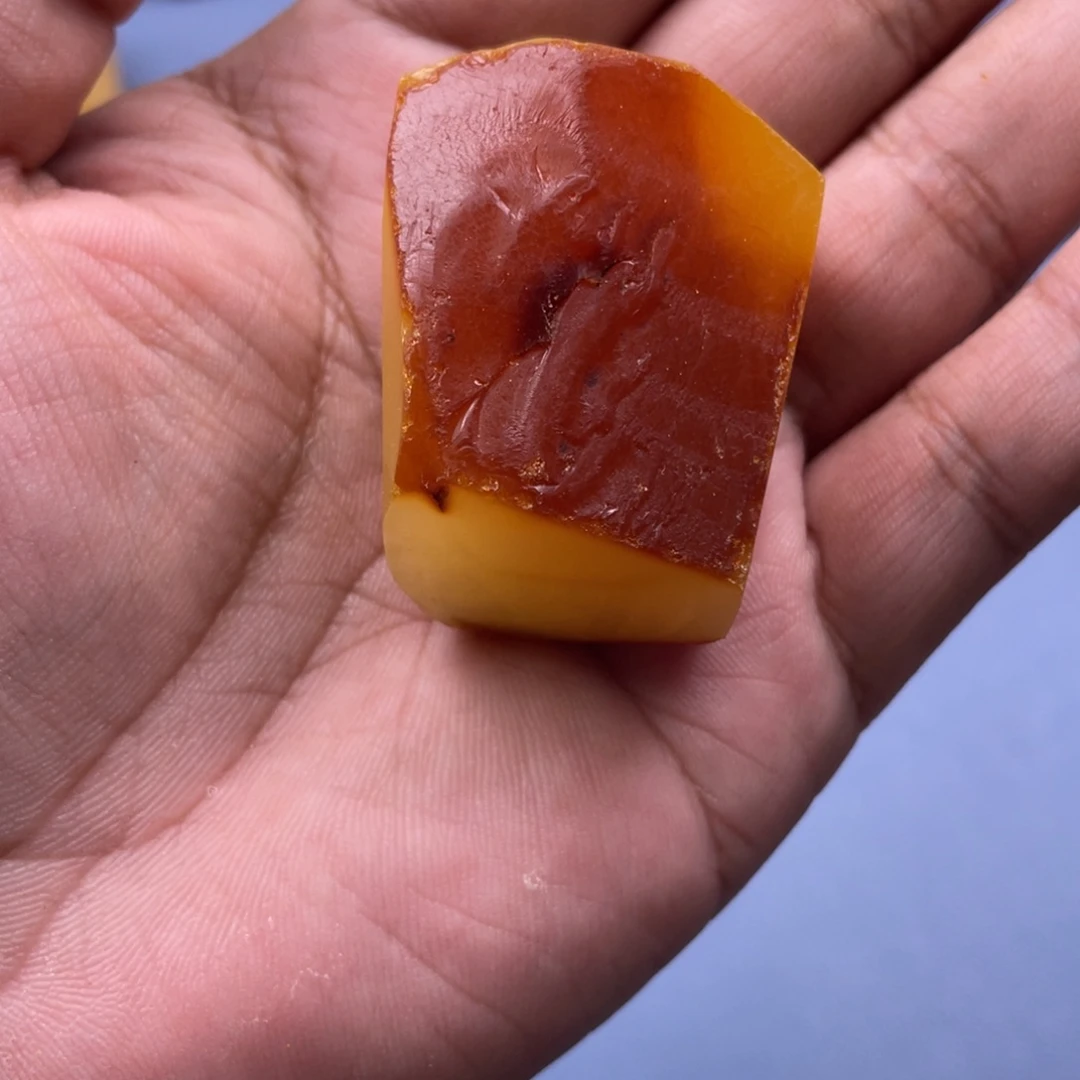 令***仪未镶嵌定制琥珀蜜蜡定制