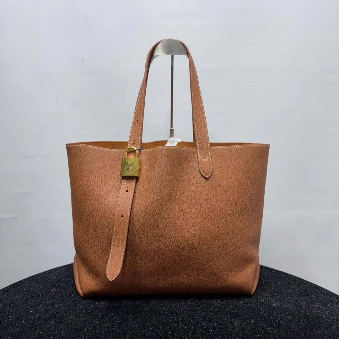 胖虎熙少/路易威登/95新/公价0/箱包/两用包/31B2505140193