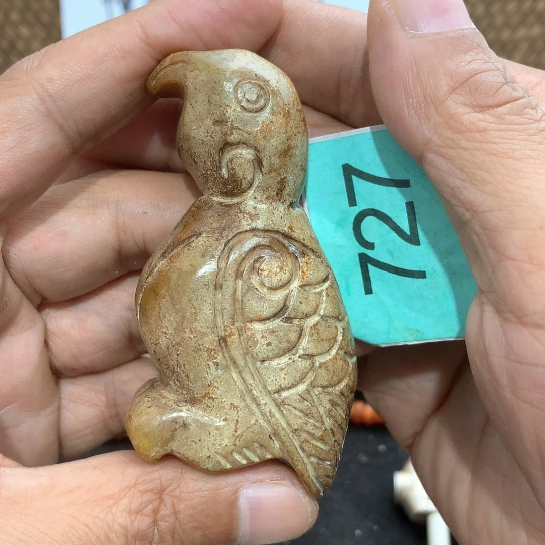 未镶嵌透闪石-蛇纹石玉颈饰