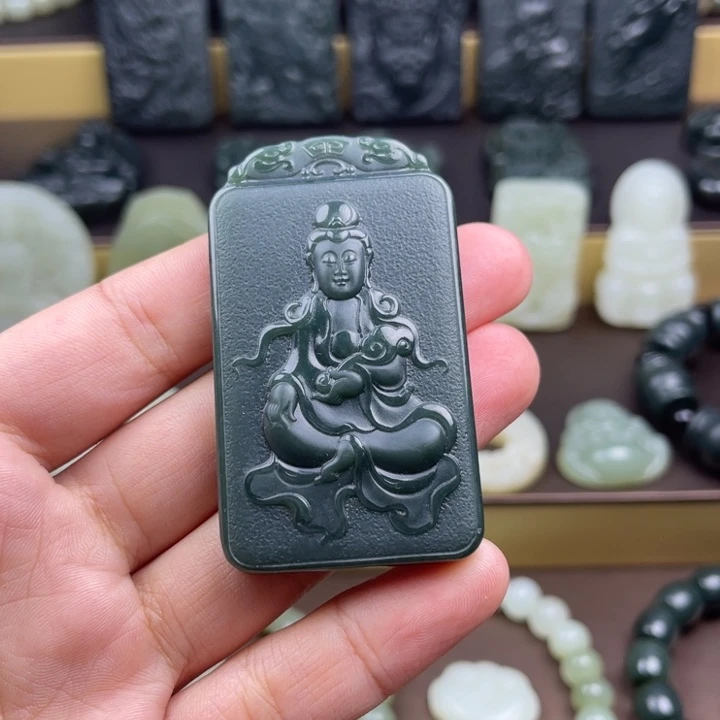 和田玉未镶嵌颈饰