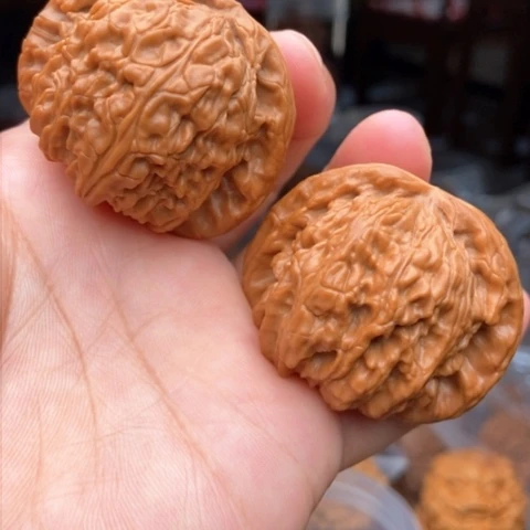 文玩核桃吊坠白狮子45精修