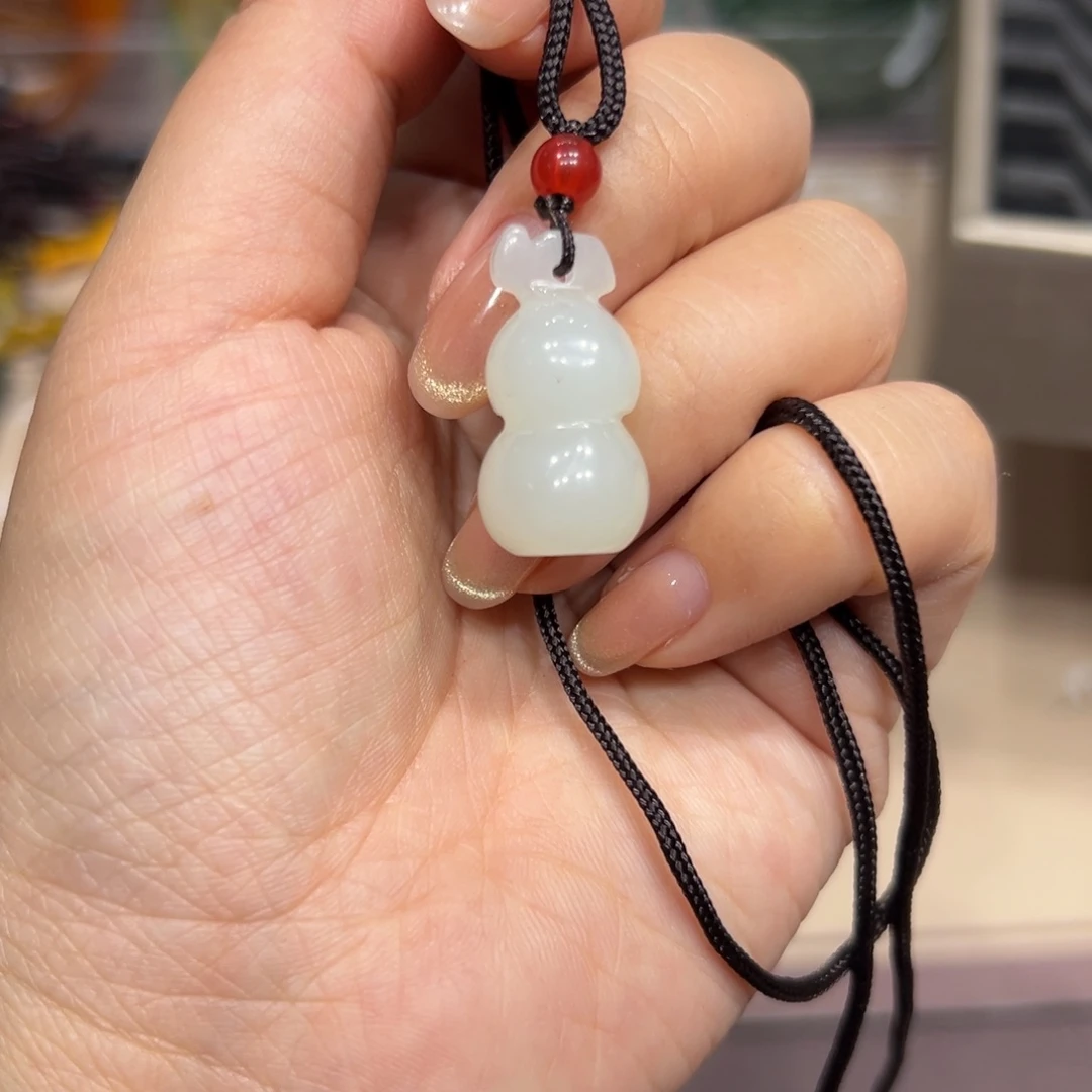 透闪石质玉手镯未镶嵌