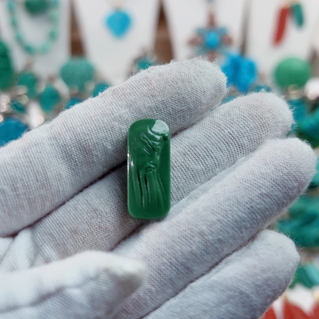 绿松石颈饰未镶嵌