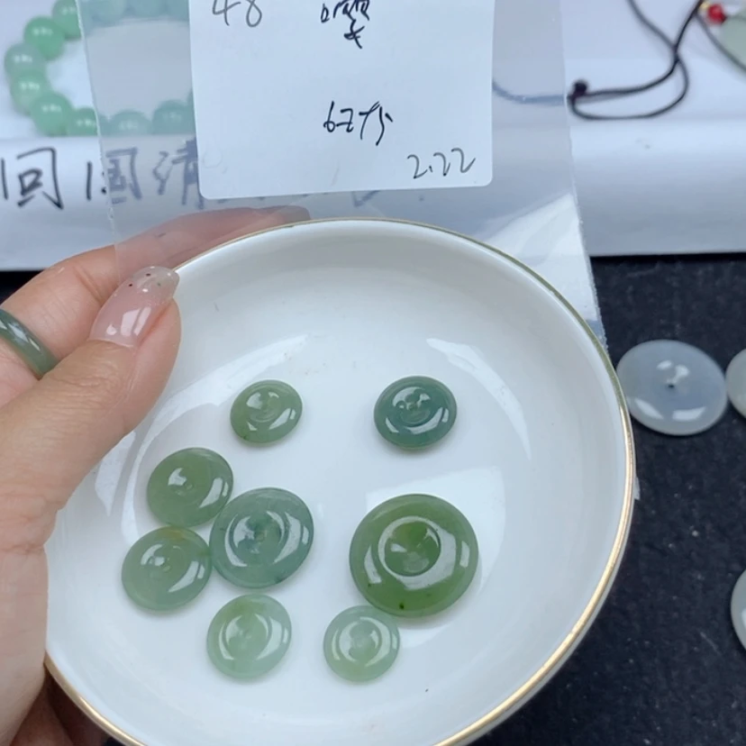 【闪购商品】翡翠颈饰未镶嵌嘤*