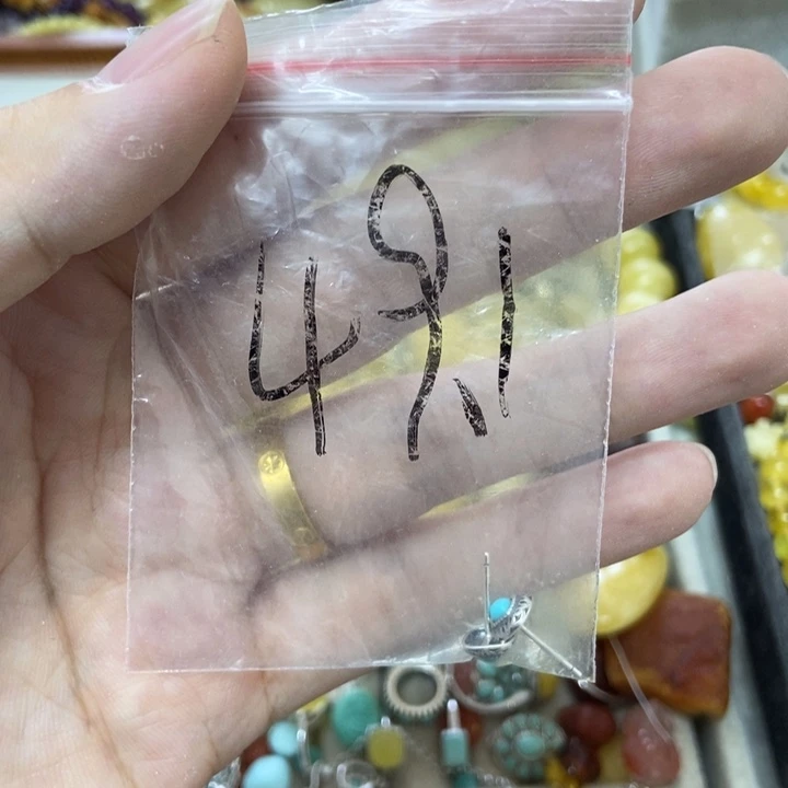 银S925镶嵌蜜蜡裸石?****?耳钉