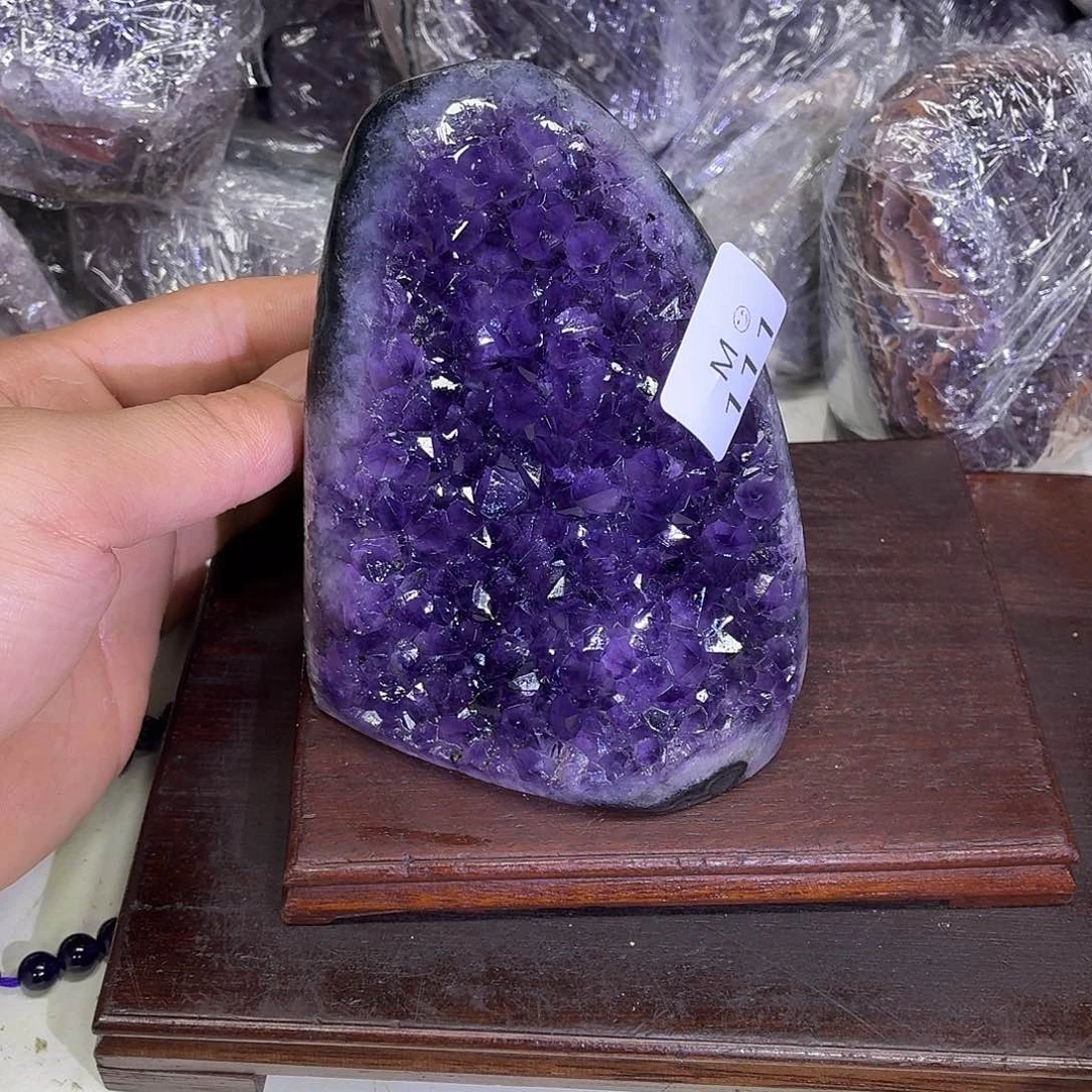 未镶嵌水晶大型摆件（非配饰）
