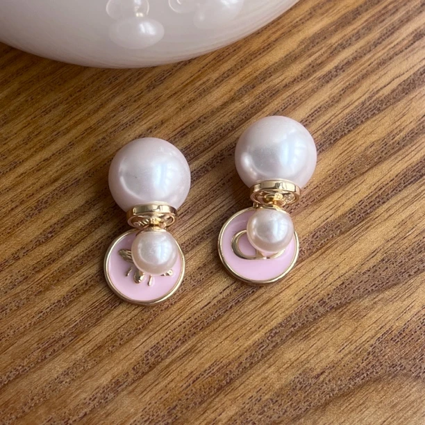 铜合金耳饰 粉色字母耳环