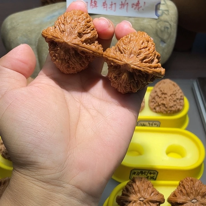 芝***爷文玩核桃把件777号，47尺全品南疆石
