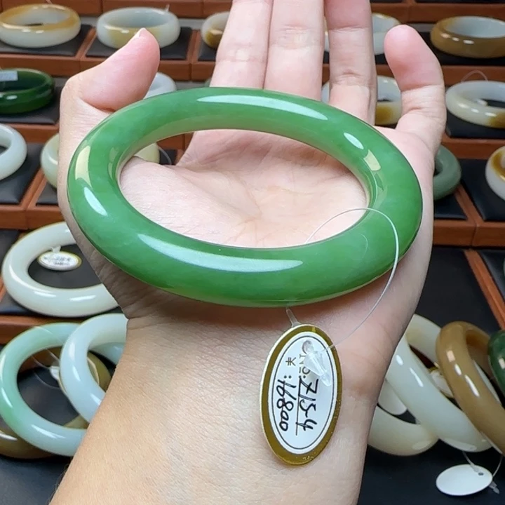 和田玉未镶嵌手镯辣色粉绿圆条57.6上新