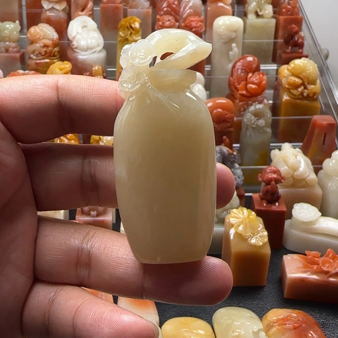 老挝石梅花花瓶 1.3×2.4×6.8