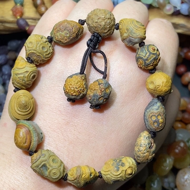 石材浮雕眼睛石戈壁的